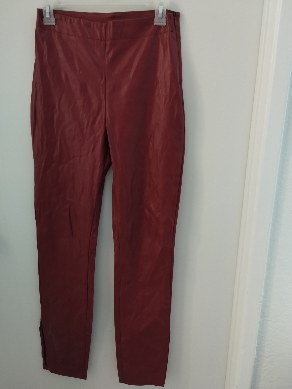 High-Rise Faux Leather Skinny Pants in Burgundy